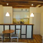 Into Paris - Mouffetard Apartment